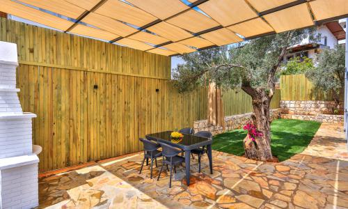 Villa Albedo Blue — 24