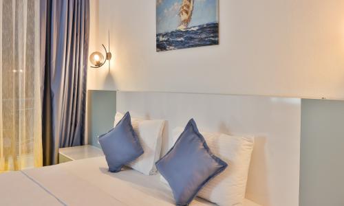 Villa Albedo Blue — 42