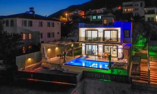 Villa Albedo Blue — 56