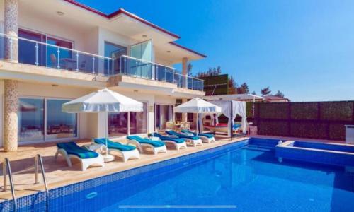 Villa Almira — 13