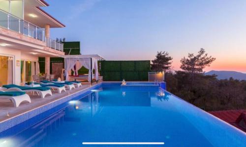 Villa Almira — 4