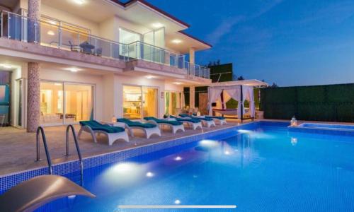 Villa Almira — 2