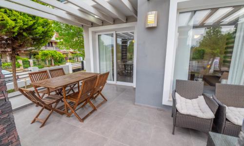 Villa Elora — 7