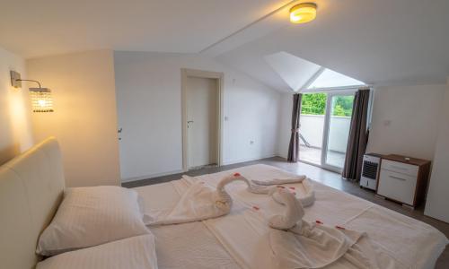 Villa Elora — 21