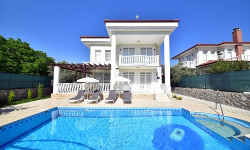 Villa Alya Üzümlü — 2