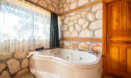Villa Anahita — 35