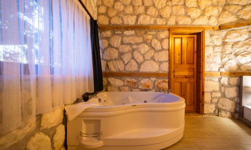 Villa Anahita — 30