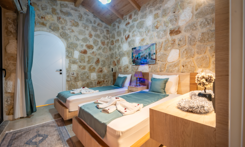 Villa Anemon 1 — 70