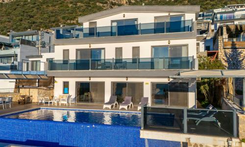 Villa April — 11