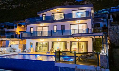 Villa April — 3