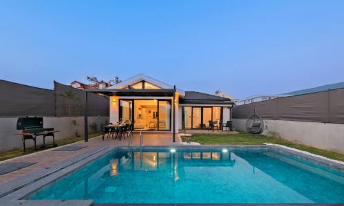Villa Arel House — 1