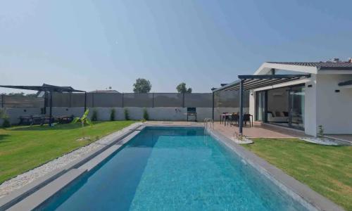Villa Arel House — 12
