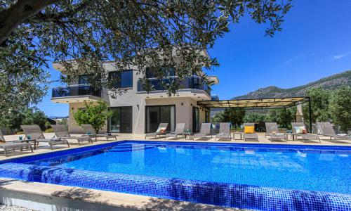 Villa Aristo — 11