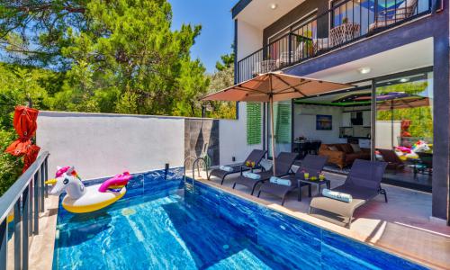 Villa Astanos 1 — 3