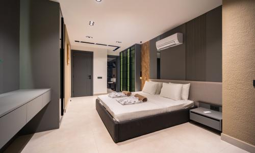 Villa Aura E — 81