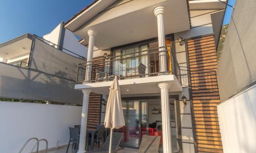Villa Bercesti — 3