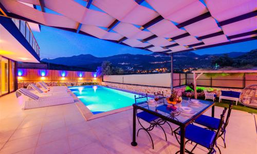 Villa Black Rose — 12