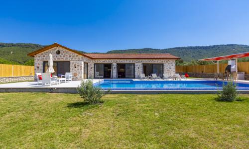 Villa Blue Bird — 1