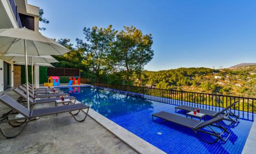Villa Blue Night — 15