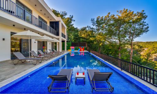 Villa Blue Night — 2
