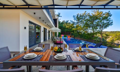 Villa Blue Night — 17