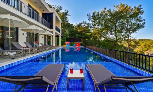 Villa Blue Night — 3