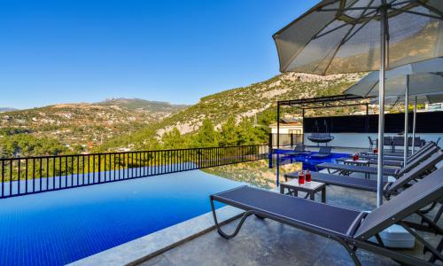 Villa Blue Night — 19