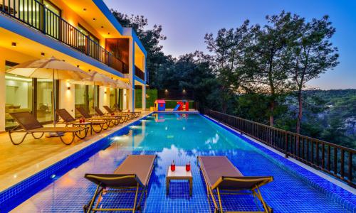 Villa Blue Night — 10