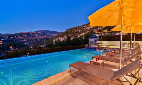 Villa Blue Night — 13