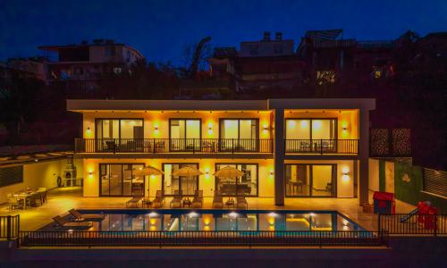 Villa Blue Night — 51