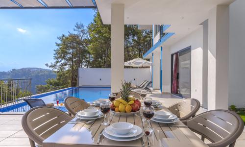 Villa Bozo 2 — 24