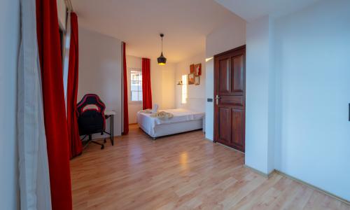 Villa Caledonia — 37