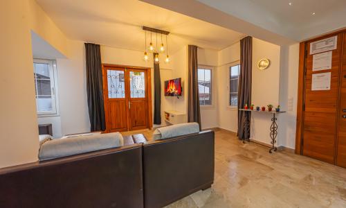 Villa Caledonia — 44
