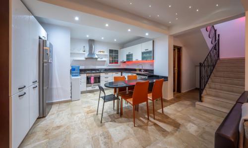 Villa Caledonia — 19
