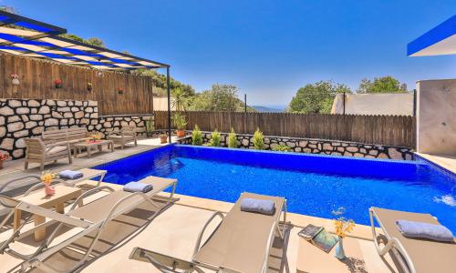 Villa Cancan — 13