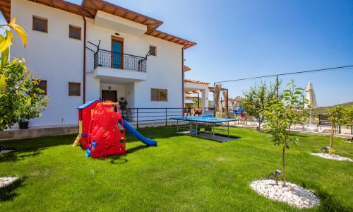 Villa Daphne — 8