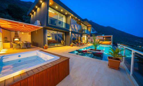 Villa Dark Palace — 40