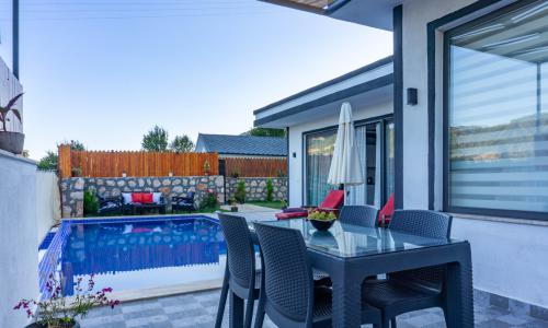 Villa Derin Duo — 2