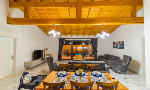Villa Dessa — 25