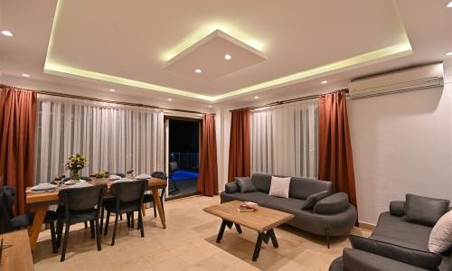 Villa Dionysus — 30