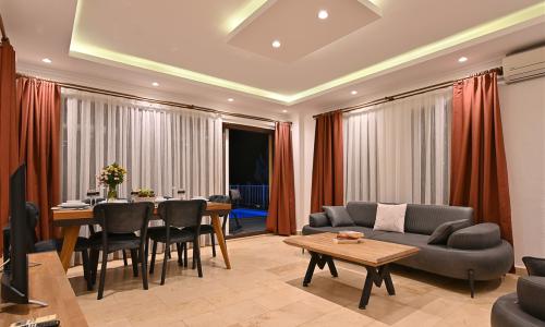 Villa Dionysus — 32