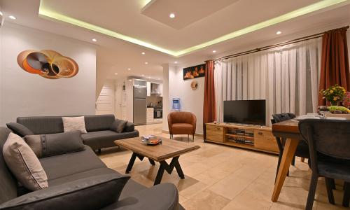 Villa Dionysus — 34