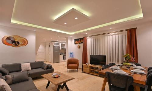 Villa Dionysus — 36