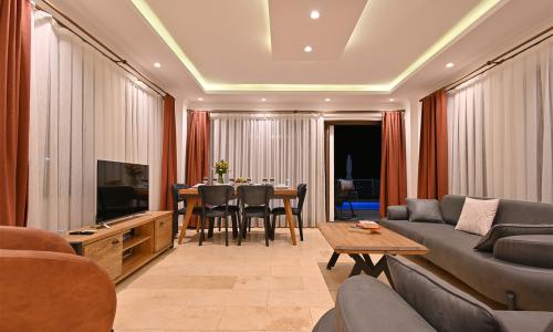 Villa Dionysus — 38