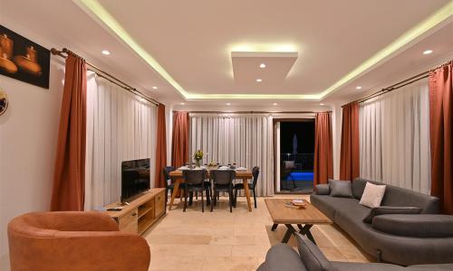 Villa Dionysus — 37
