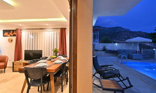 Villa Dionysus — 18