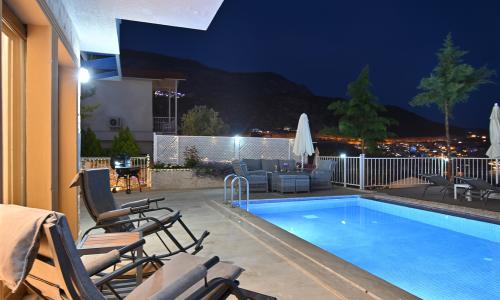 Villa Dionysus — 20