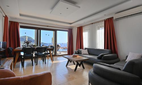 Villa Dionysus — 40