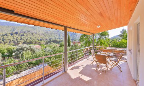Villa Dr — 44