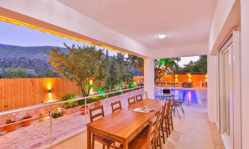 Villa Dr — 43